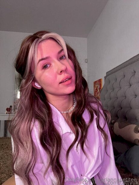 Ariannapetitee star hot archive