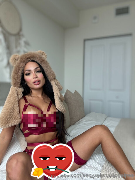 Sexyselenastonefree pretty model gallery