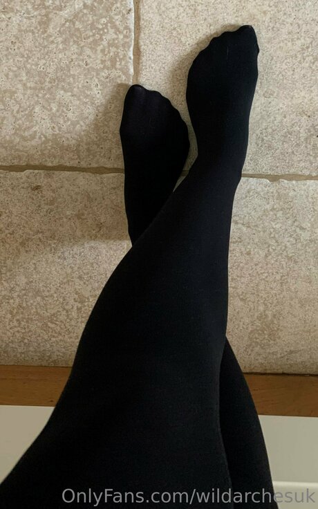 Wildarchesuk model hot images