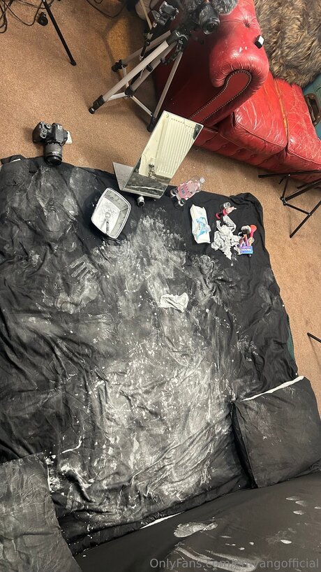 Emyangofficial erotic model pictures