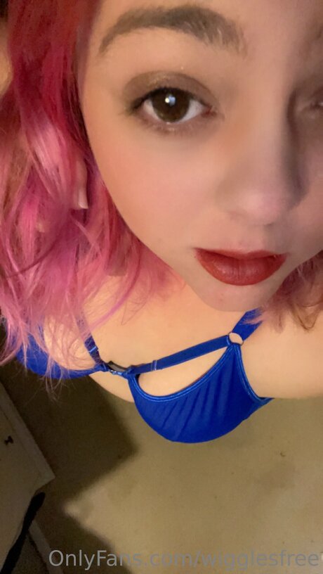 Wigglesfree adult model img