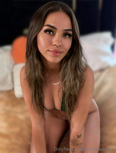 Sophieamirixx pornographic star image