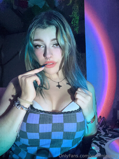 Yummipunky model erotic picture