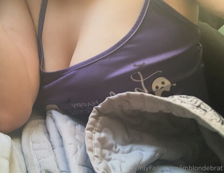 Imblondebrat model pornographic pic