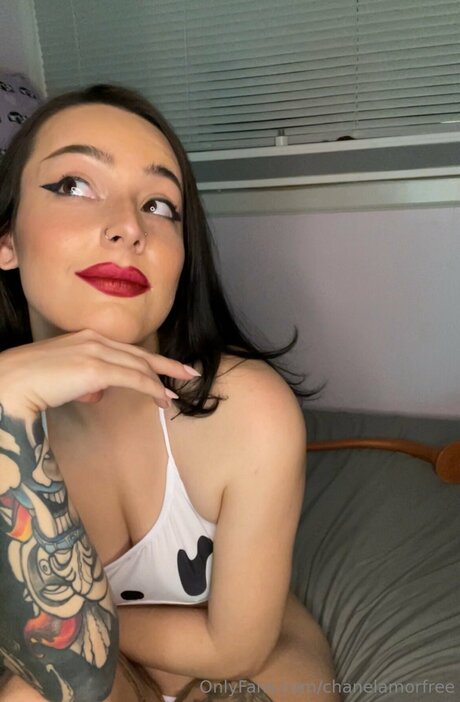 Chanelamorfree model gallery