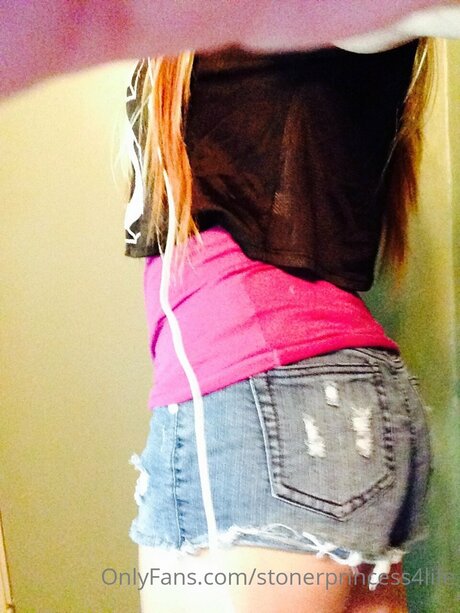 Stonerprincess4life star top photos