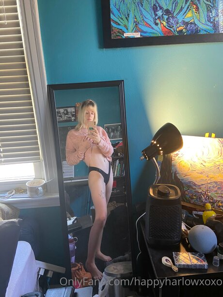 Happyharlowxoxo sex star photo