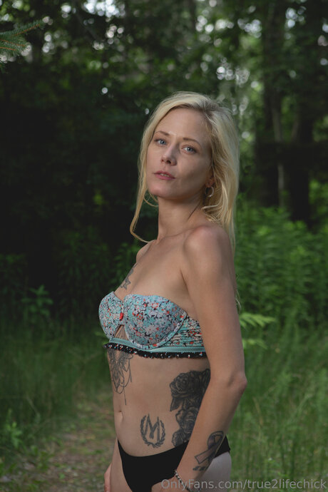 True2lifechick model top pics