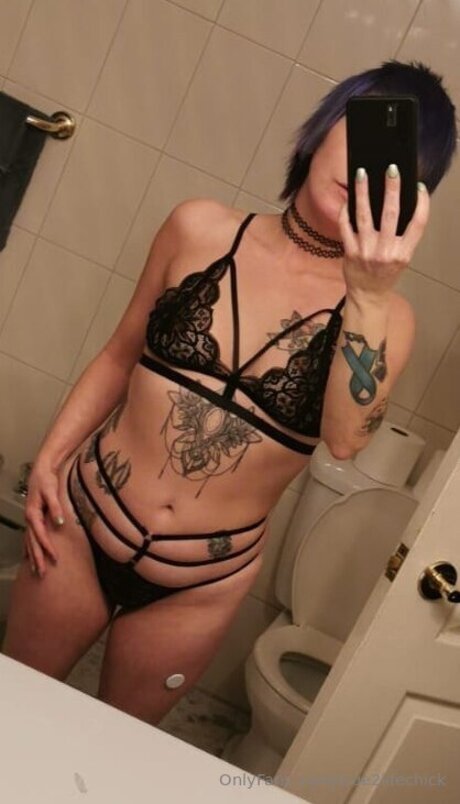 True2lifechick model beautiful pic