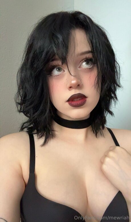 Mewriah adult model images