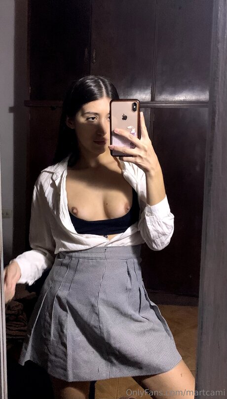 Milabrm exclusive model pic