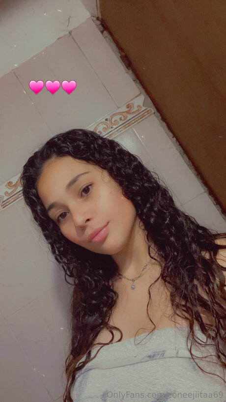 Coneejiitaa69 pretty model pic