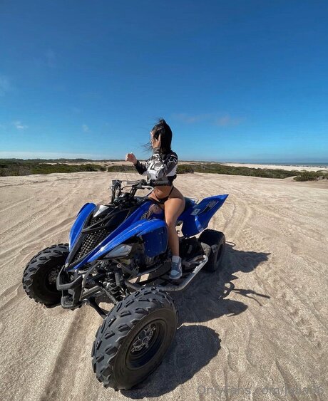 Julieblossom pretty actress pics