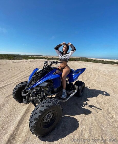 Julieblossom model perfect photos