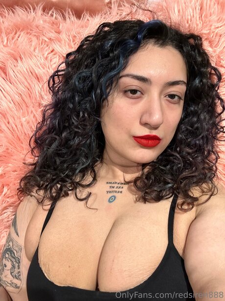 Vallariavixenn model adult img