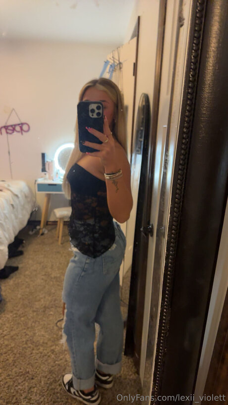 Juliannapeyton naked star photo