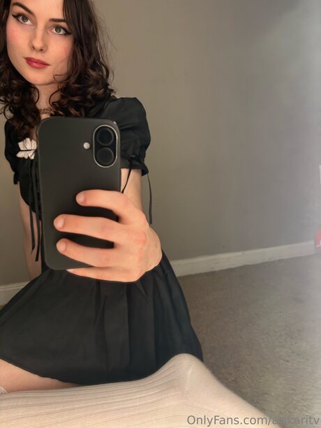 Arikaritv erotic model picture