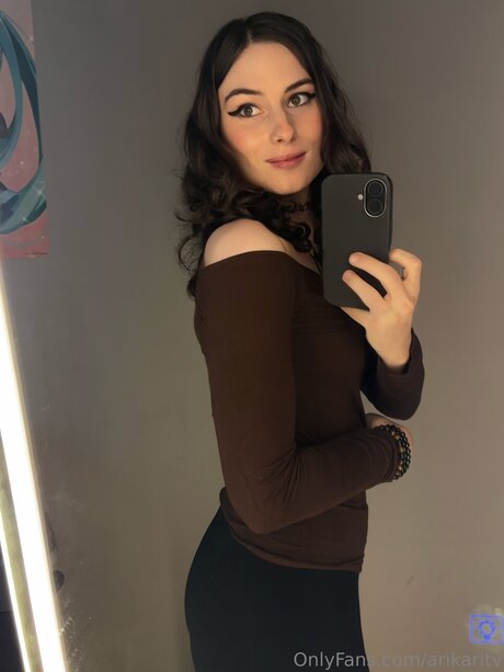 Arikaritv nude model pictures