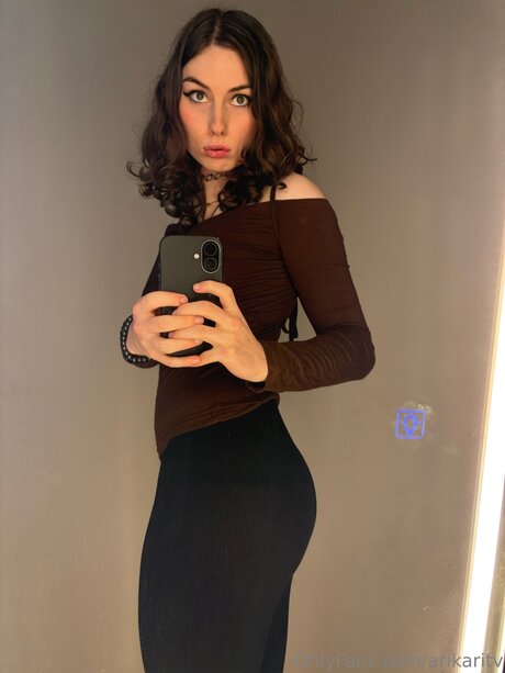 Arikaritv hot actress gallery