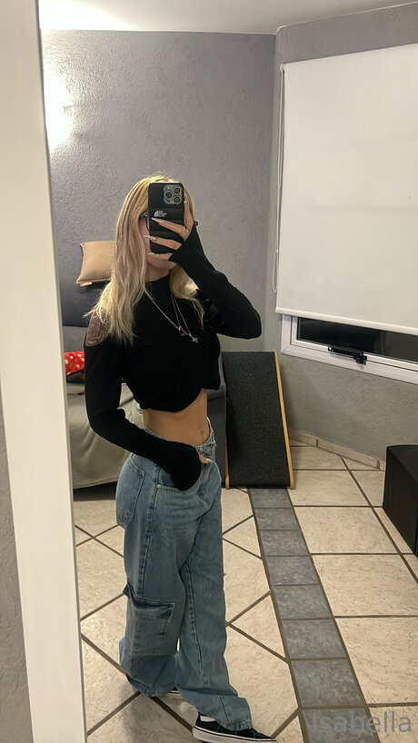 Isabellaa12 pornstar high quality images