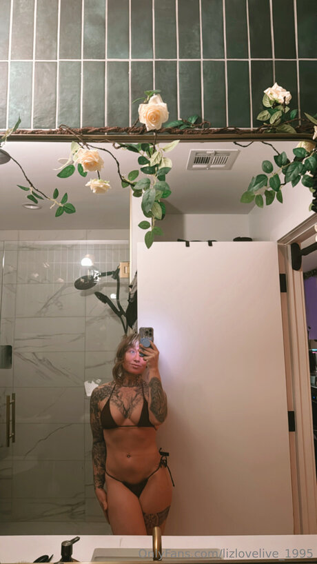 Lizlovelive 1995 art actress galleries