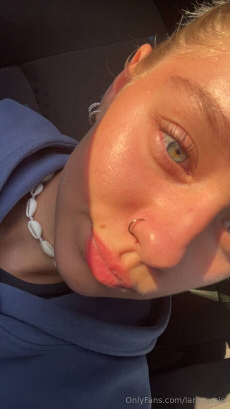 Laracassie model perfect archive