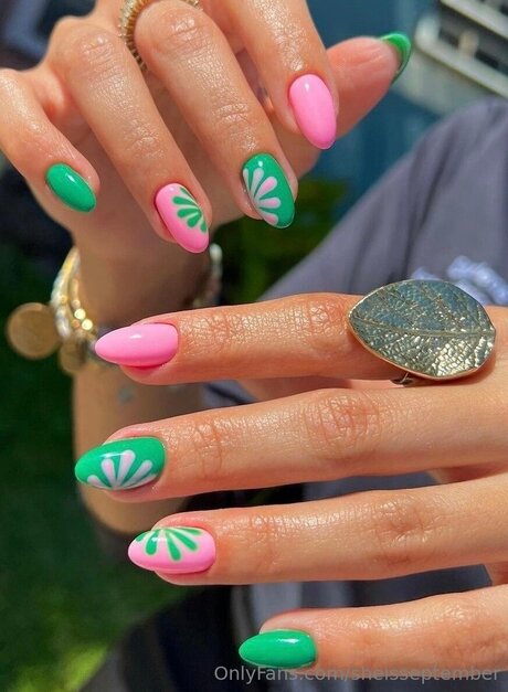 Sheisseptember nudes actress archive