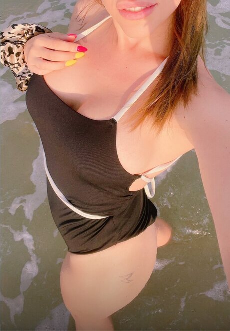 Petitebrunette91 naked actress picture