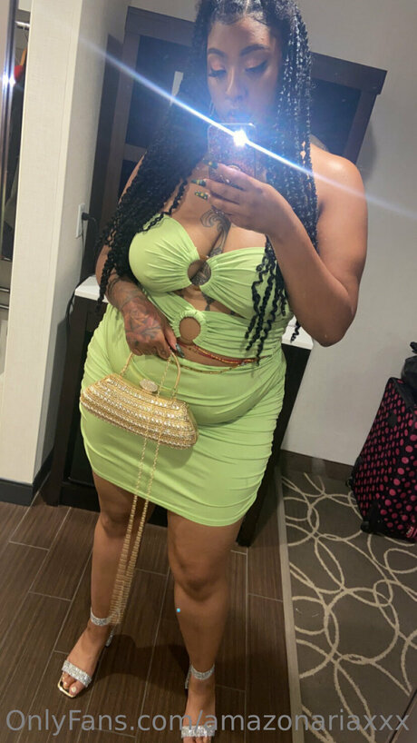 Amazonariaxxx star naked photos