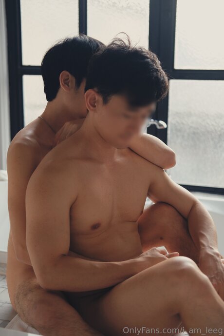 I Am Leeg star adult photos