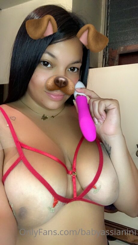 Babyassianini exclusive model pic