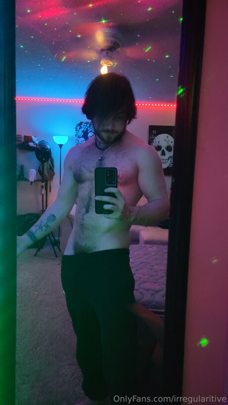 Irregularitive star naked photo