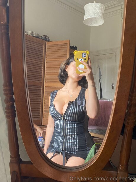 Cleocherriez erotic pornstar pic