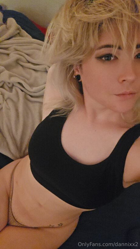 Dannixx2 model hd pics