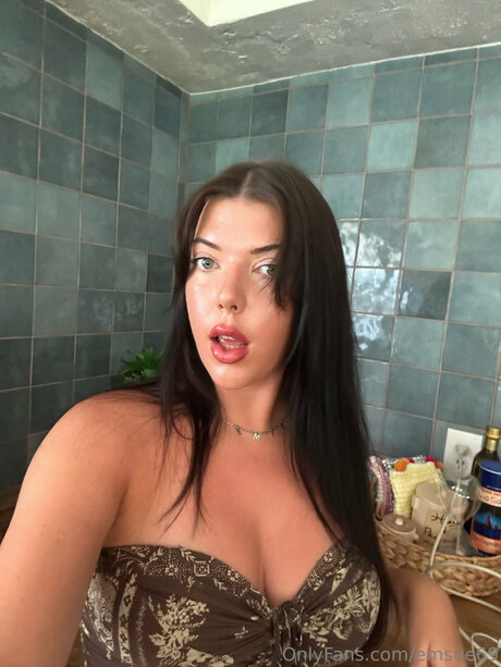 Emsue69 model nice pictures