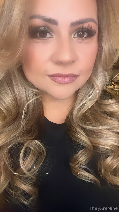 U217598164 perfect pornstar gallery