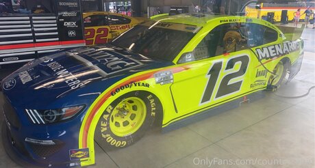 Countrycabin pornographic model images