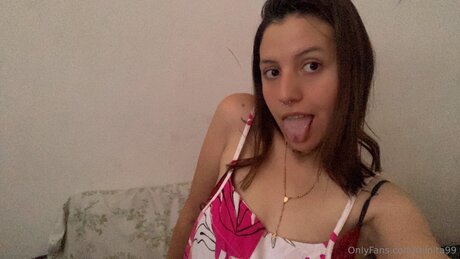 Reinita99 erotic star image