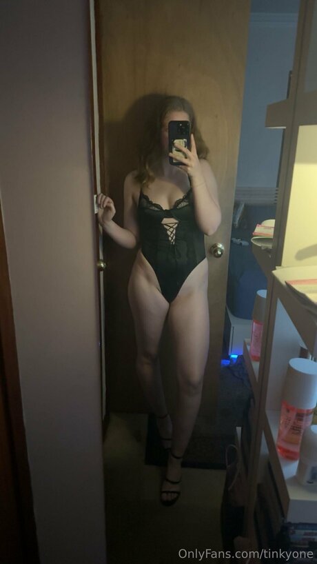 Tinkyone model nude gallery