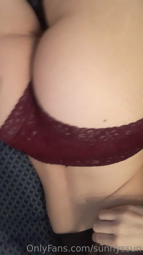 Sunnyssun pretty pornstar picture