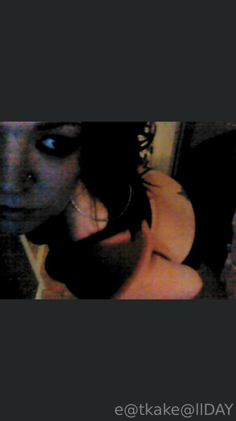 Eatkake pornographic model picture