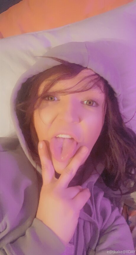 Eatkake model nudes archive