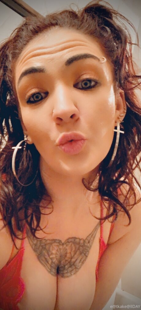 Eatkake erotic pornstar img