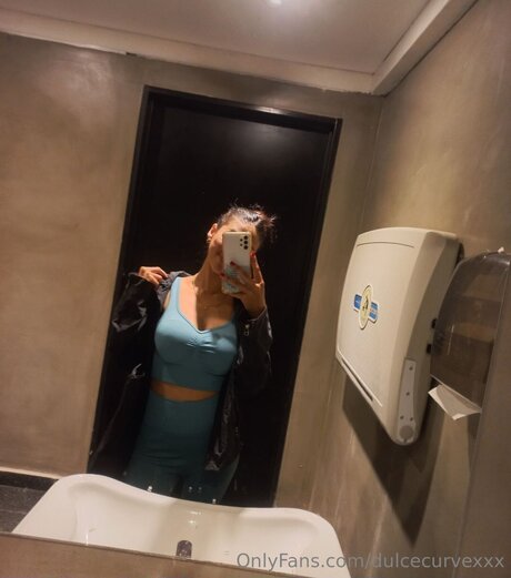 Dulcecurvexxx nude star image