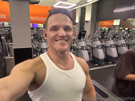 Gayvittlesfree star sex images