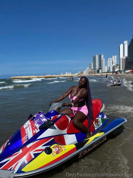 Almaahotxxx model best image