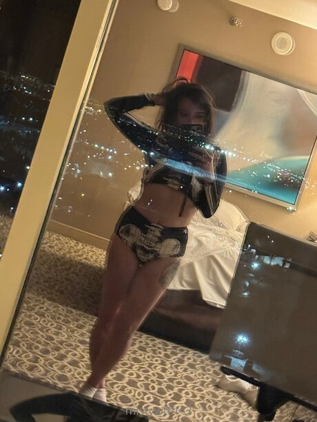 Mistywtfff exclusive model image