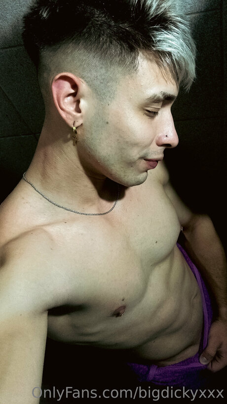 Tomas Rager hd pornstar pic