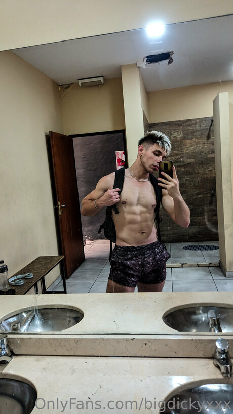 Tomas Rager naked star pictures