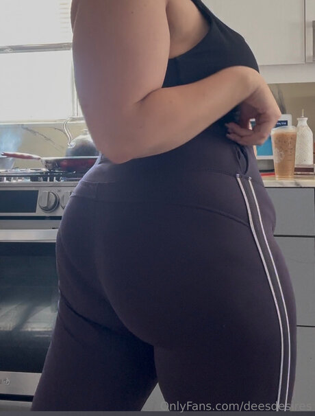 Deesdesires naked pornstar picture